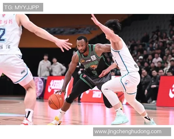 CBA精彩回放辽宁队对阵福建队的激烈比赛全程录像分享